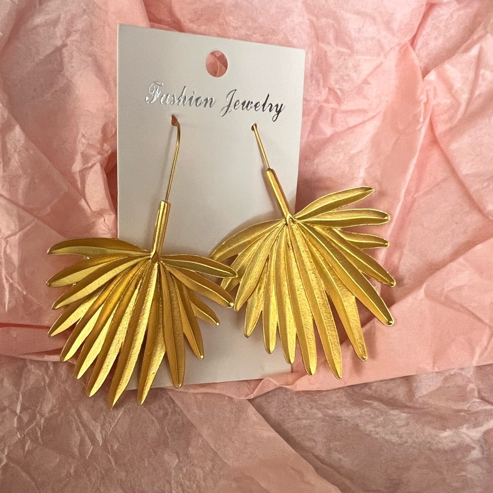 Fashion earrings